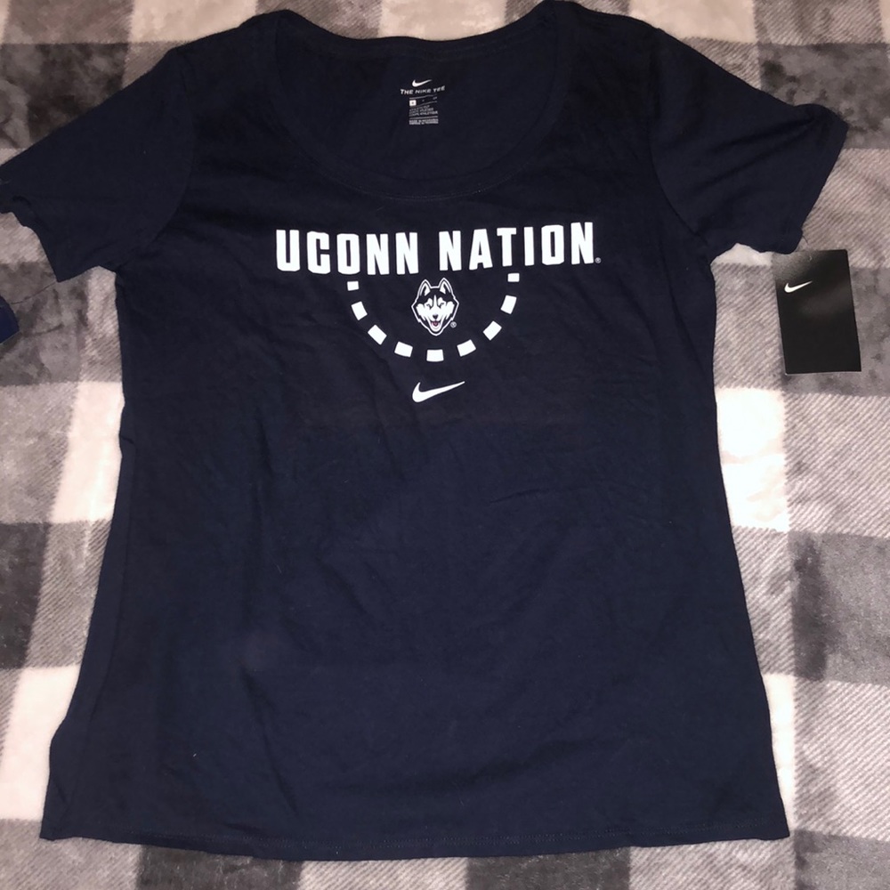 NWT Nike Uconn T-shirt